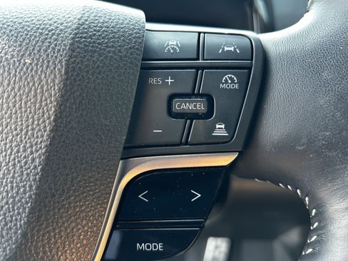 Used 2025 Toyota Camry SE FWD image 24
