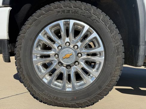 Used 2021 Chevrolet Silverado 2500 High Country w/ Safety Package II image 15