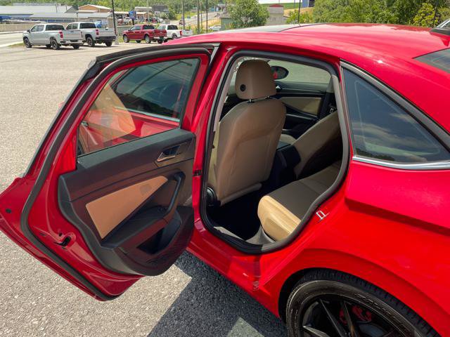 Used 2019 Volkswagen Jetta SEL FWD image 24