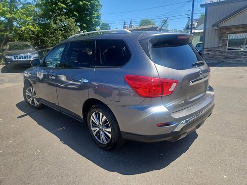 Used 2018 Nissan Pathfinder SL w/ Cargo Package FWD image 5