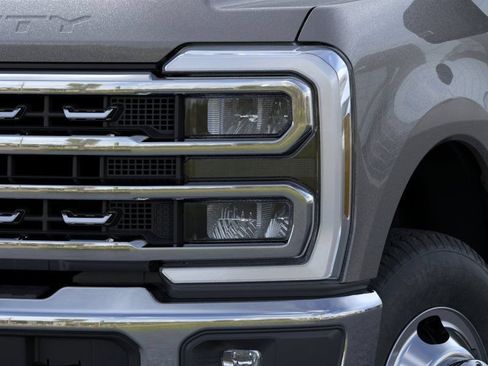 New 2026 Ford F350 XLT w/ XLT Premium Package AWD/4WD image 19