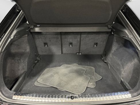 Used 2025 Audi Q3 2.0T Premium image 45