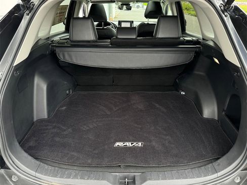 Certified 2022 Toyota RAV4 XLE Premium image 23