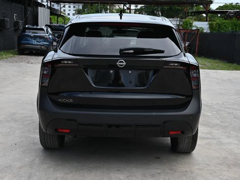 Used 2025 Nissan Kicks SV FWD image 4