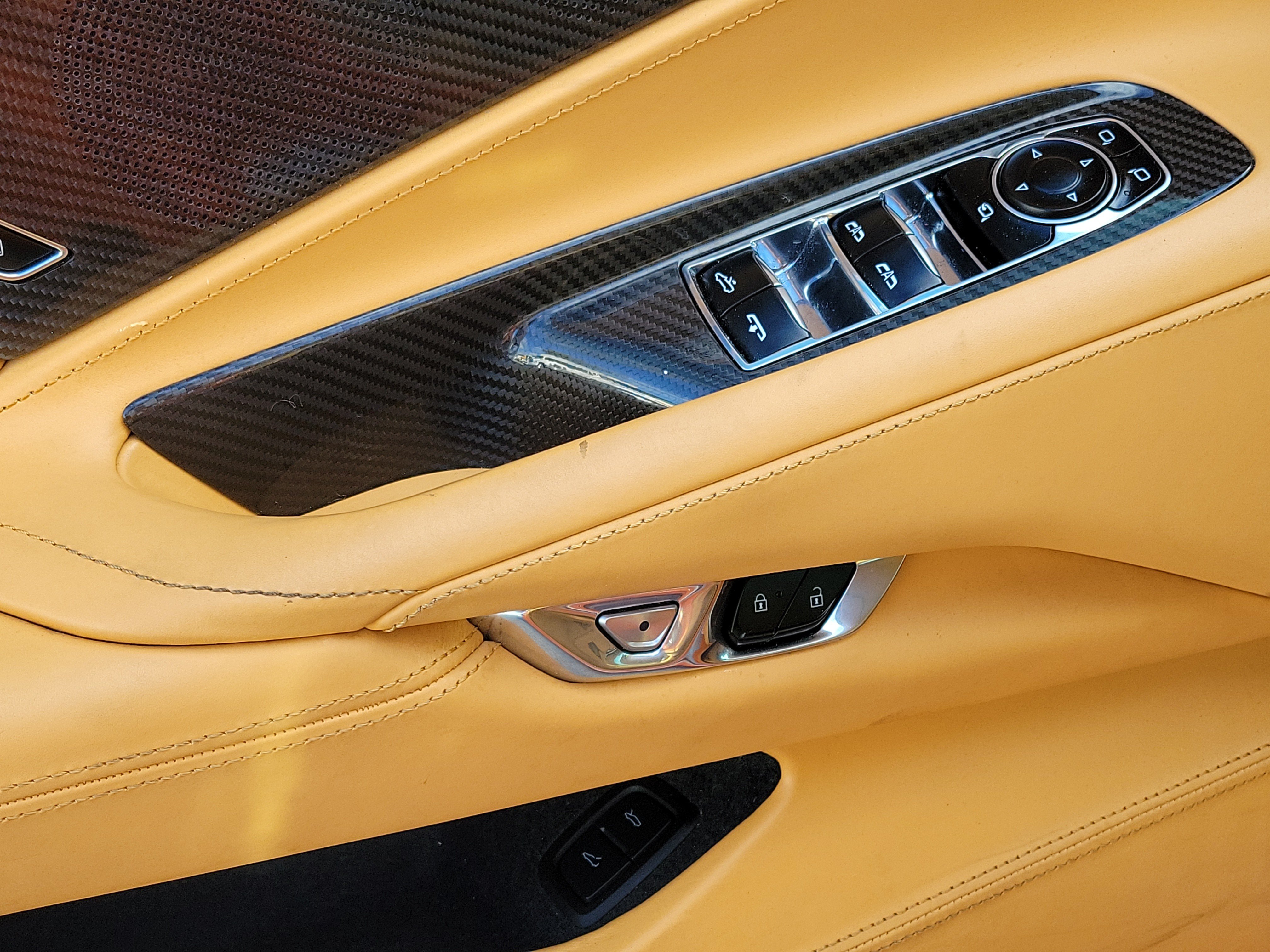 Used 2022 Chevrolet Corvette Stingray Premium Conv w/ Z51 Performance Package RWD image 18
