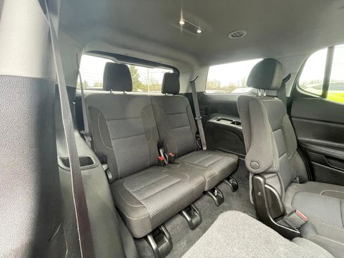 Used 2023 GMC Acadia SLE w/ Driver Convenience Package image 10