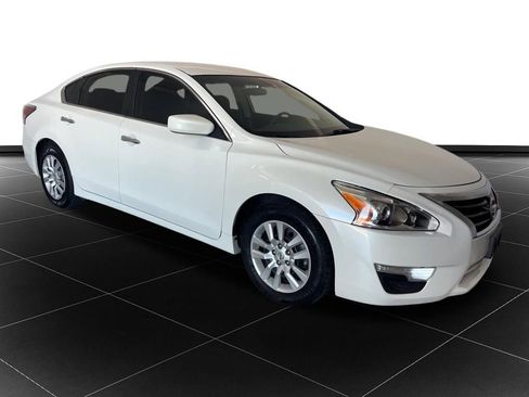 Used 2014 Nissan Altima 2.5 S FWD image 7