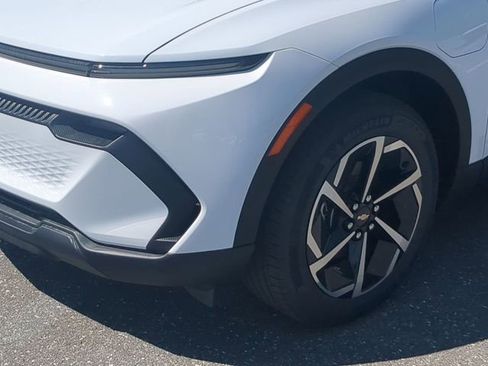 New 2026 Chevrolet Equinox EV LT AWD/4WD image 14