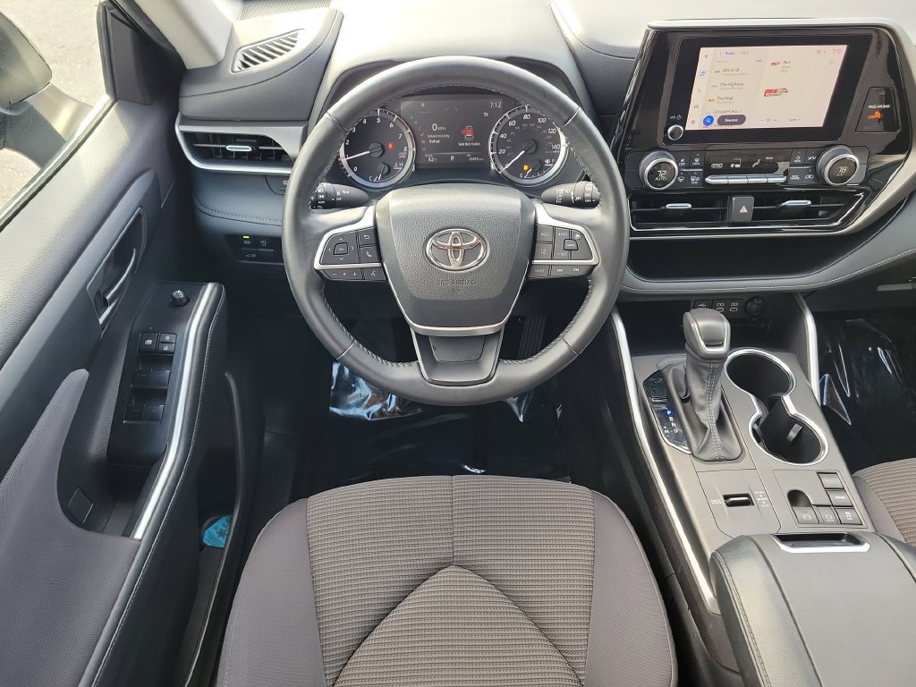 Used 2023 Toyota Highlander LE FWD image 8