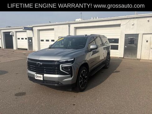 Used 2025 Chevrolet Suburban RST w/ Comfort Package AWD/4WD image 4