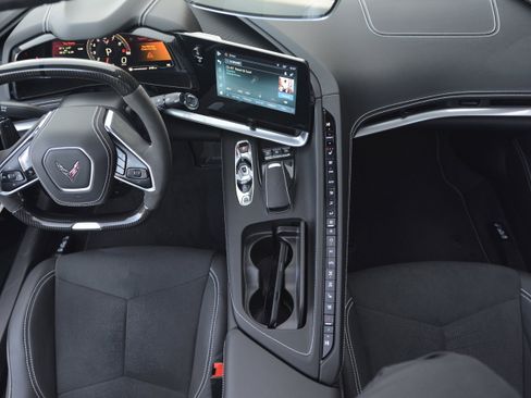 Used 2024 Chevrolet Corvette Z06 image 12