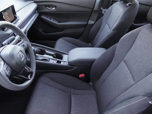 Used 2024 Honda Accord EX image 11