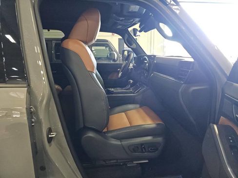 Used 2025 Lexus GX 550 image 6