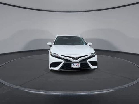 Used 2023 Toyota Camry SE w/ Convenience Package FWD image 3