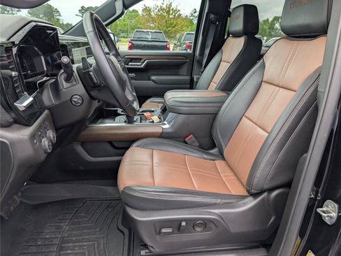 Used 2024 Chevrolet Silverado 1500 High Country w/ High Country Premium Package AWD/4WD image 12