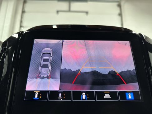 Used 2023 Chevrolet Traverse RS image 30