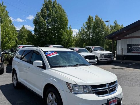 Used 2012 Dodge Journey SXT w/ Flexible Seating Group AWD/4WD image 8