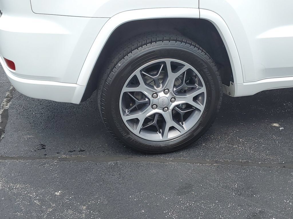 Used 2020 Jeep Grand Cherokee Overland AWD/4WD image 5