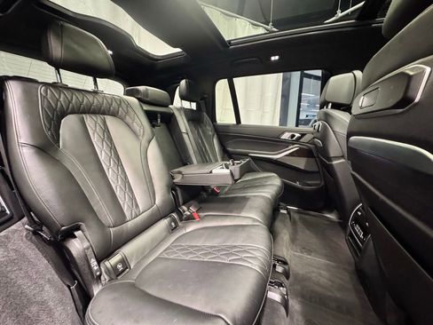 Used 2024 BMW X7 M60i image 27