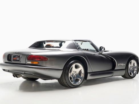 Used 2002 Dodge Viper RT/10 RWD image 11