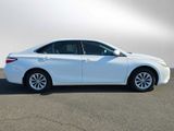 Used 2016 Toyota Camry LE image 2