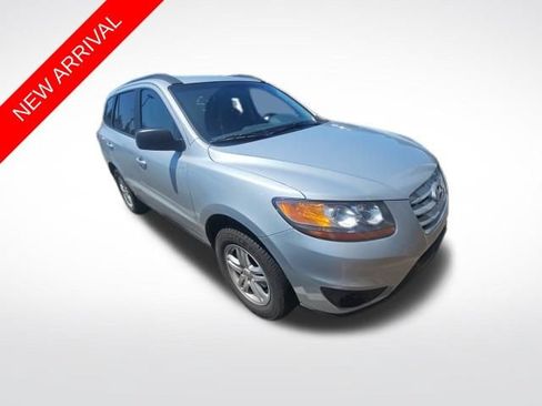 Used 2010 Hyundai Santa Fe GLS FWD image 1