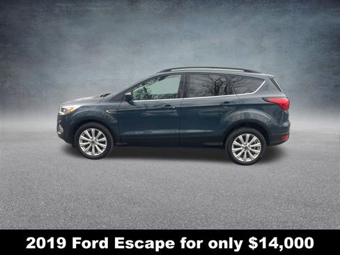 Used 2019 Ford Escape SEL image 2