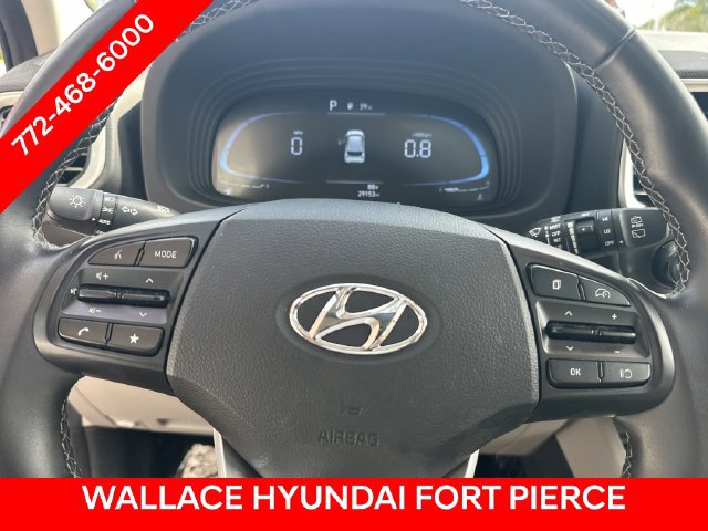 Used 2025 Hyundai Venue SEL FWD image 20