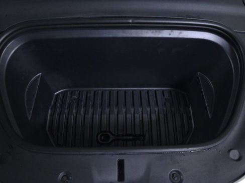 Used 2024 Tesla Model Y Performance image 21