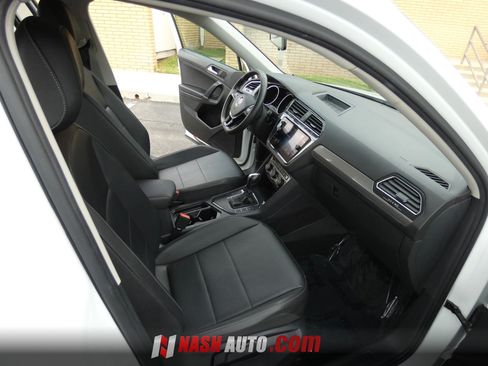Used 2020 Volkswagen Tiguan SE w/ Panoramic Sunroof Package FWD image 76