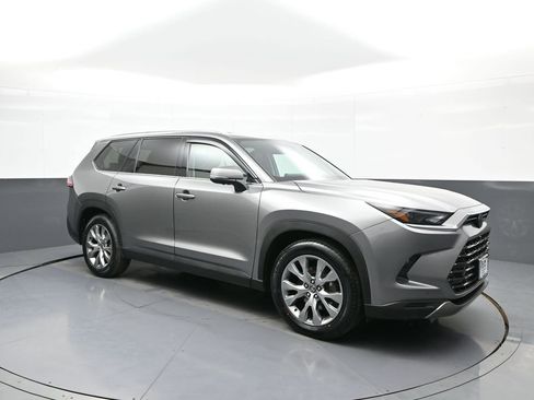 Certified 2025 Toyota Grand Highlander AWD Hybrid image 4