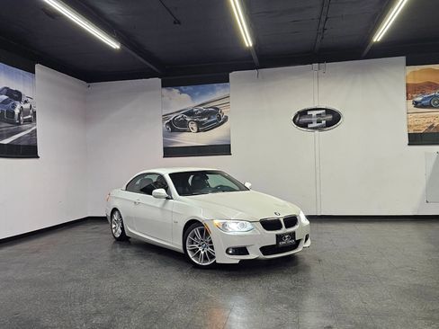 Used 2013 BMW 335i 335i Convertible 2D image 2