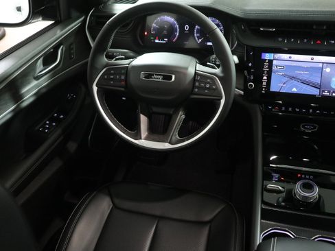 New 2026 Jeep Grand Cherokee Limited image 16