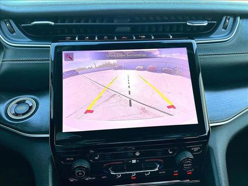 Used 2021 Jeep Grand Cherokee L Limited image 23