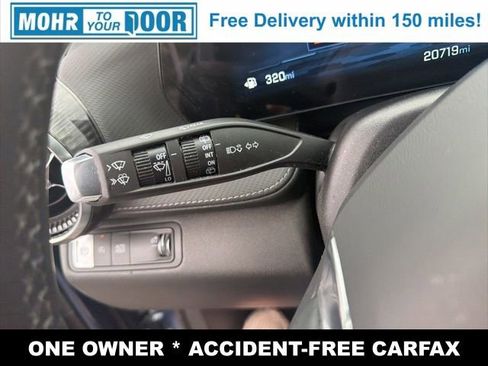 Used 2025 Chevrolet Equinox LT w/ Safety and Technology Package image 16