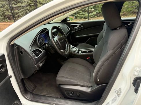 Used 2015 Chrysler 200 Limited w/ Convenience Group image 11
