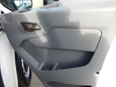 Used 2016 Ford Transit 150 XL image 18