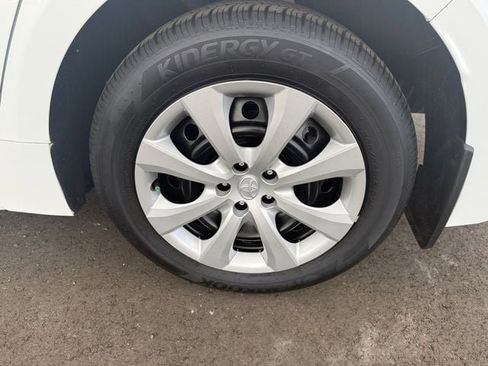 Used 2025 Toyota Corolla LE image 7