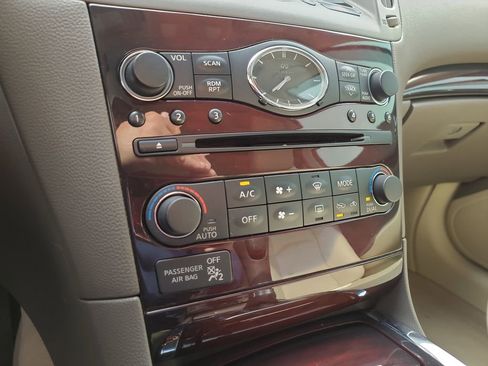 Used 2013 INFINITI G37 x w/ Premium Pkg image 25