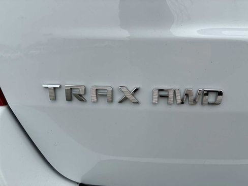 Certified 2020 Chevrolet Trax LS w/ Tint and Cruise Package image 31