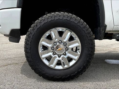 Used 2024 Chevrolet Silverado 3500 LTZ w/ LTZ Plus Package AWD/4WD image 29