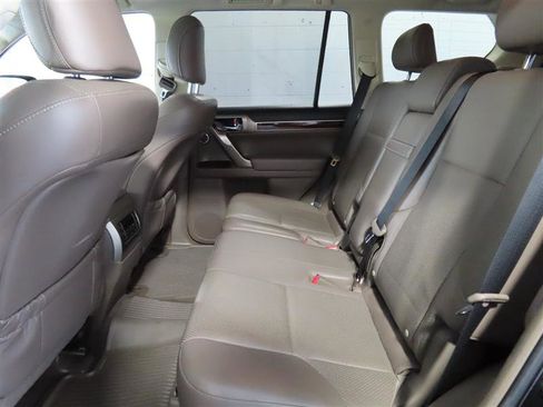 Used 2018 Lexus GX 460 Luxury image 33
