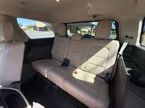 Used 2023 Lincoln Navigator Reserve AWD/4WD image 23