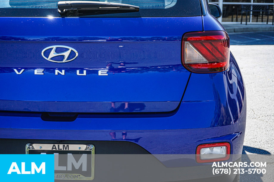 Used 2025 Hyundai Venue SEL FWD image 12
