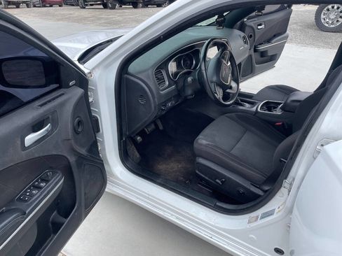 Used 2017 Dodge Charger SXT image 21