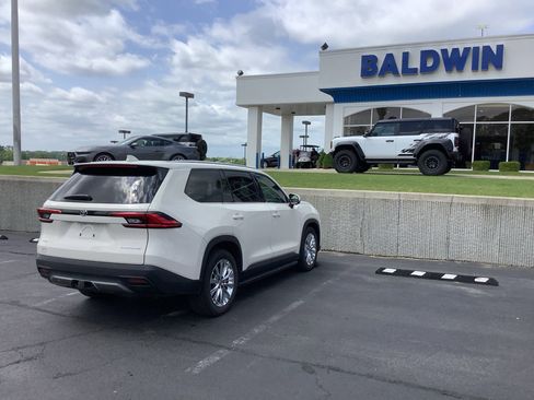 Used 2024 Toyota Grand Highlander Platinum image 7