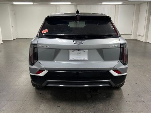 New 2026 Cadillac Optiq Luxury 2 image 4