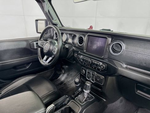 Used 2021 Jeep Wrangler Unlimited Sahara image 30