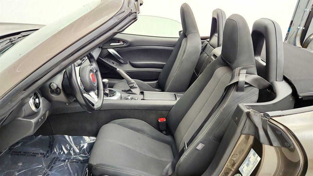 Used 2017 FIAT 124 Spider Classica RWD image 19