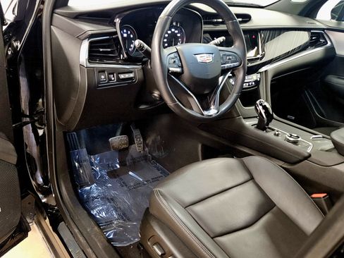 Used 2024 Cadillac XT6 Premium Luxury w/ Technology Package AWD/4WD image 47